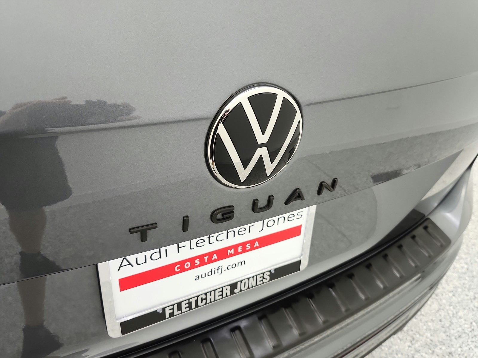 Used 2024 Platinum Gray Metallic Volkswagen 2.0T SE R-Line Black FWD image 28