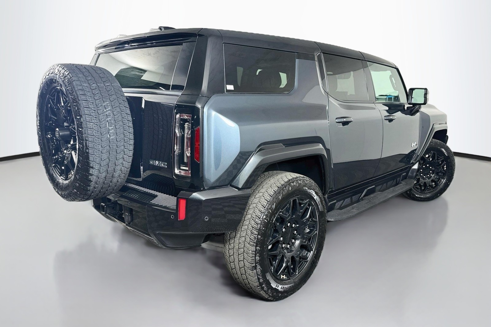 Used 2026 Graphite Blue Metallic GMC 2X image 13