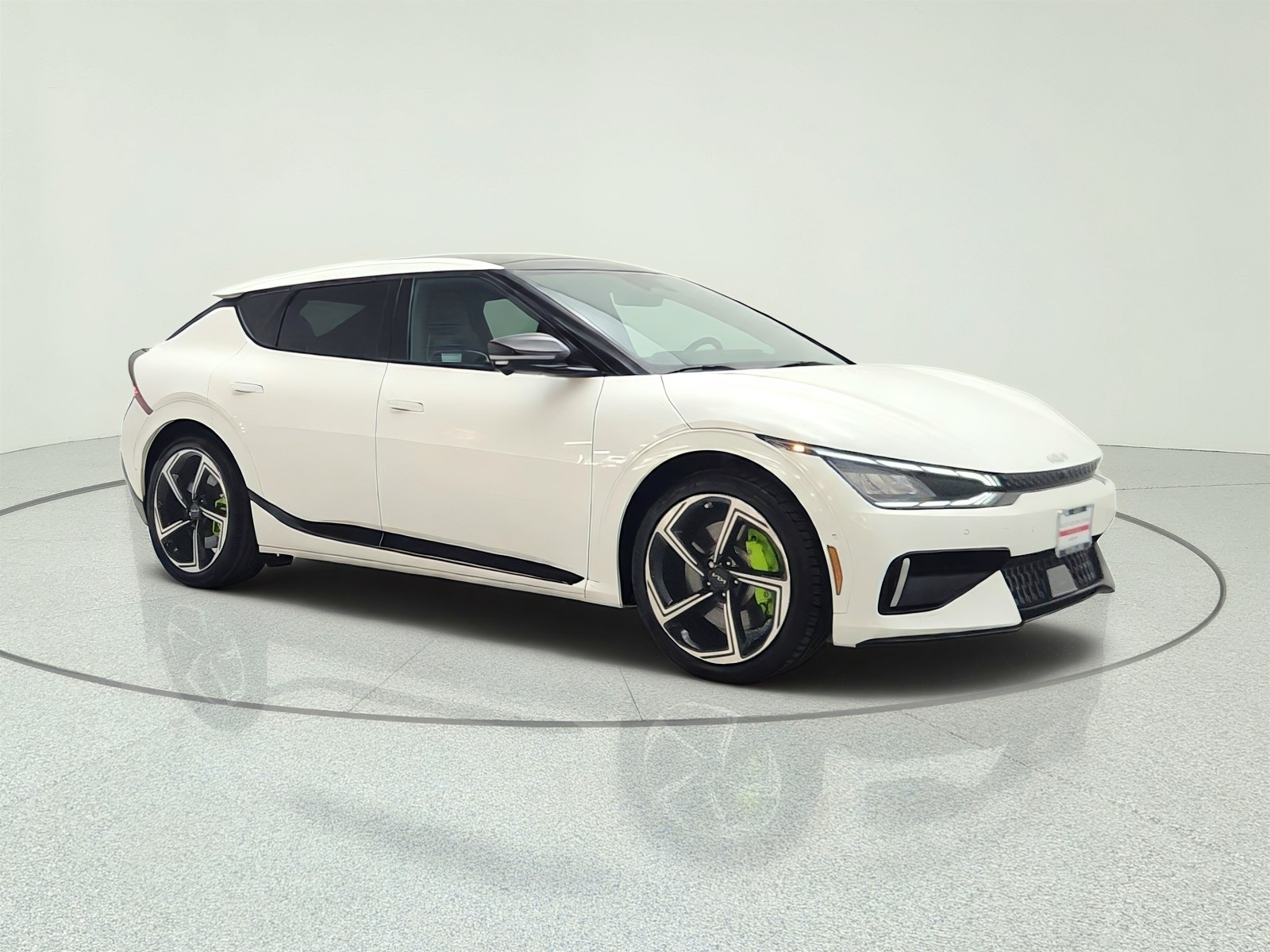 Used 2023 Snow White Pearl Kia GT image 3