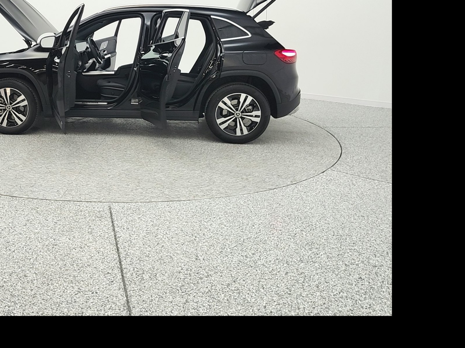 Certified Used 2025 Night Black Mercedes-Benz GLA 250 SUV image 8