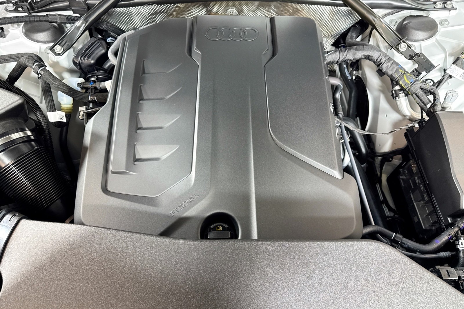 New 2025 Glacier White Metallic Audi Premium Plus 2.0 TFSI quattro image 27