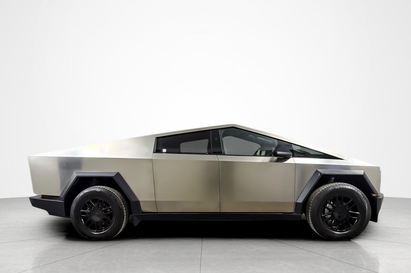 Used 2025 GRAY Tesla AWD image 6