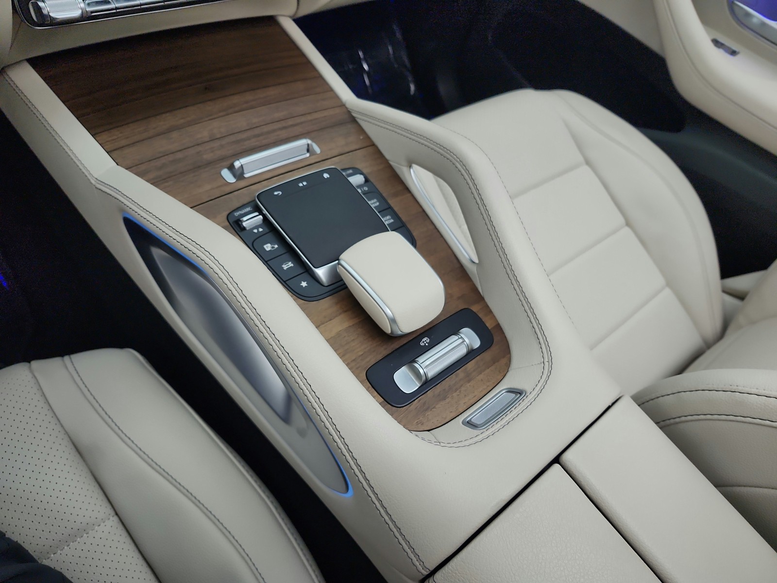 Used 2024 MANUFAKTUR Diamond White Metallic Mercedes-Benz GLS 450 4MATIC® SUV image 12