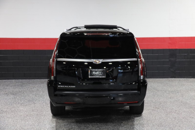 2016 Cadillac Escalade ESV Luxury Collection 4WD 4dr Suv in , 