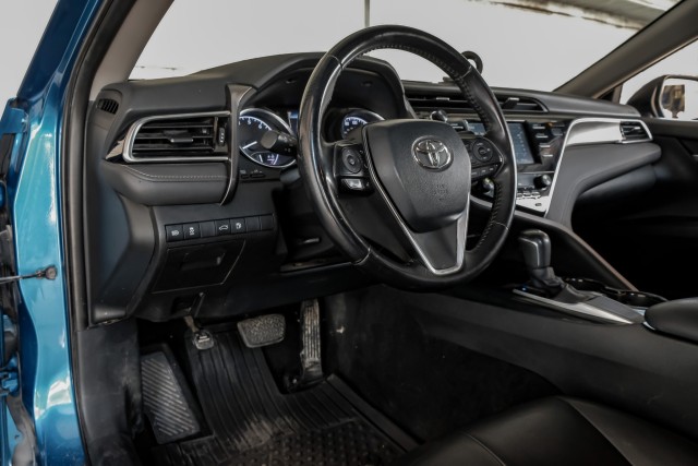 2018 Toyota Camry XLE 16