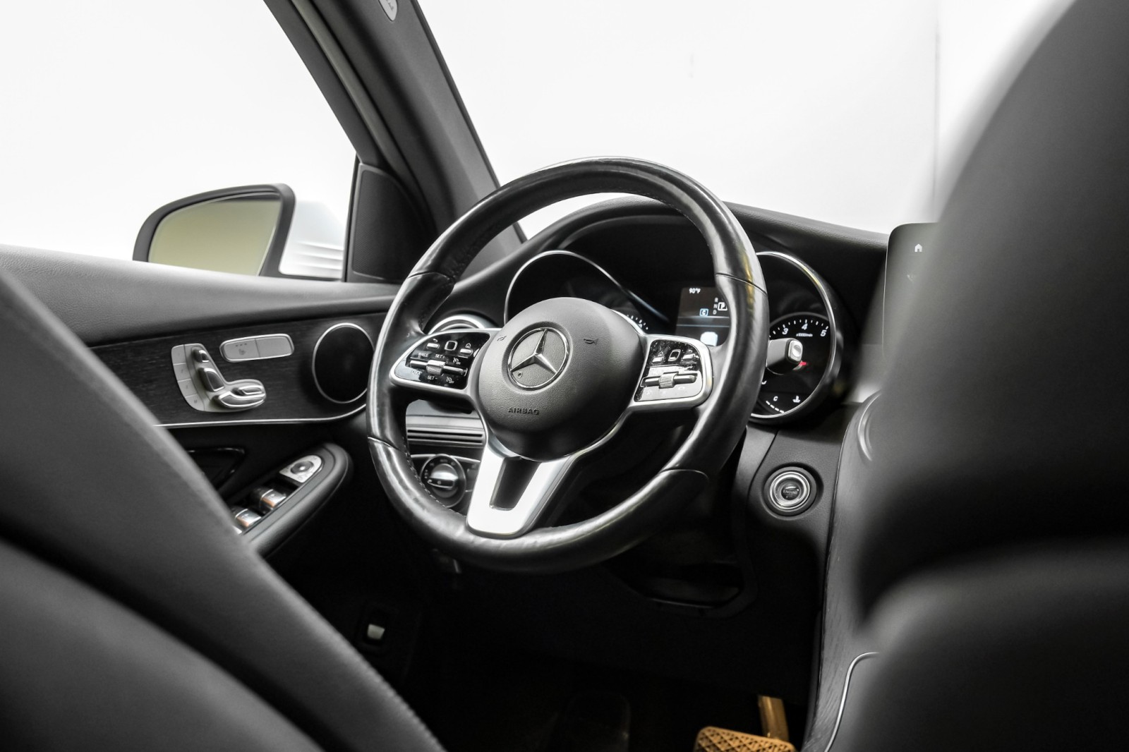 2020 Mercedes-Benz GLC 300 4MATIC MultiMediaPkg PremiumPkg PanoRoof 18Alloys 19