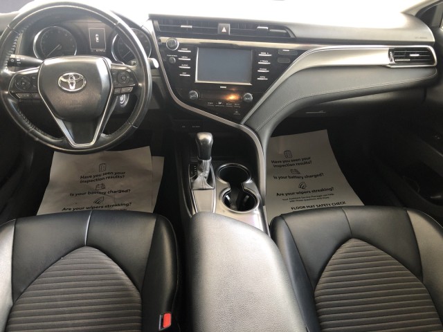 2020 Toyota Camry SE 10