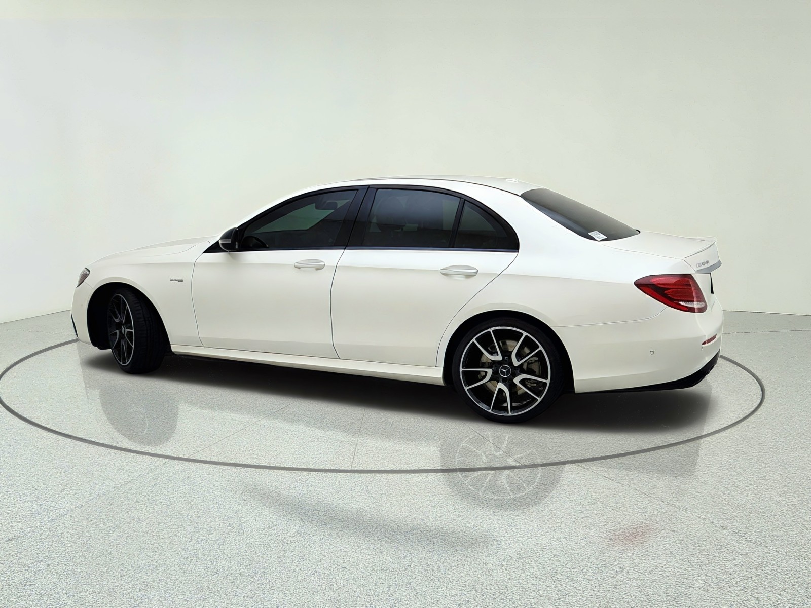 Used 2018 designo Diamond White Mercedes-Benz AMG® E 43 image 13