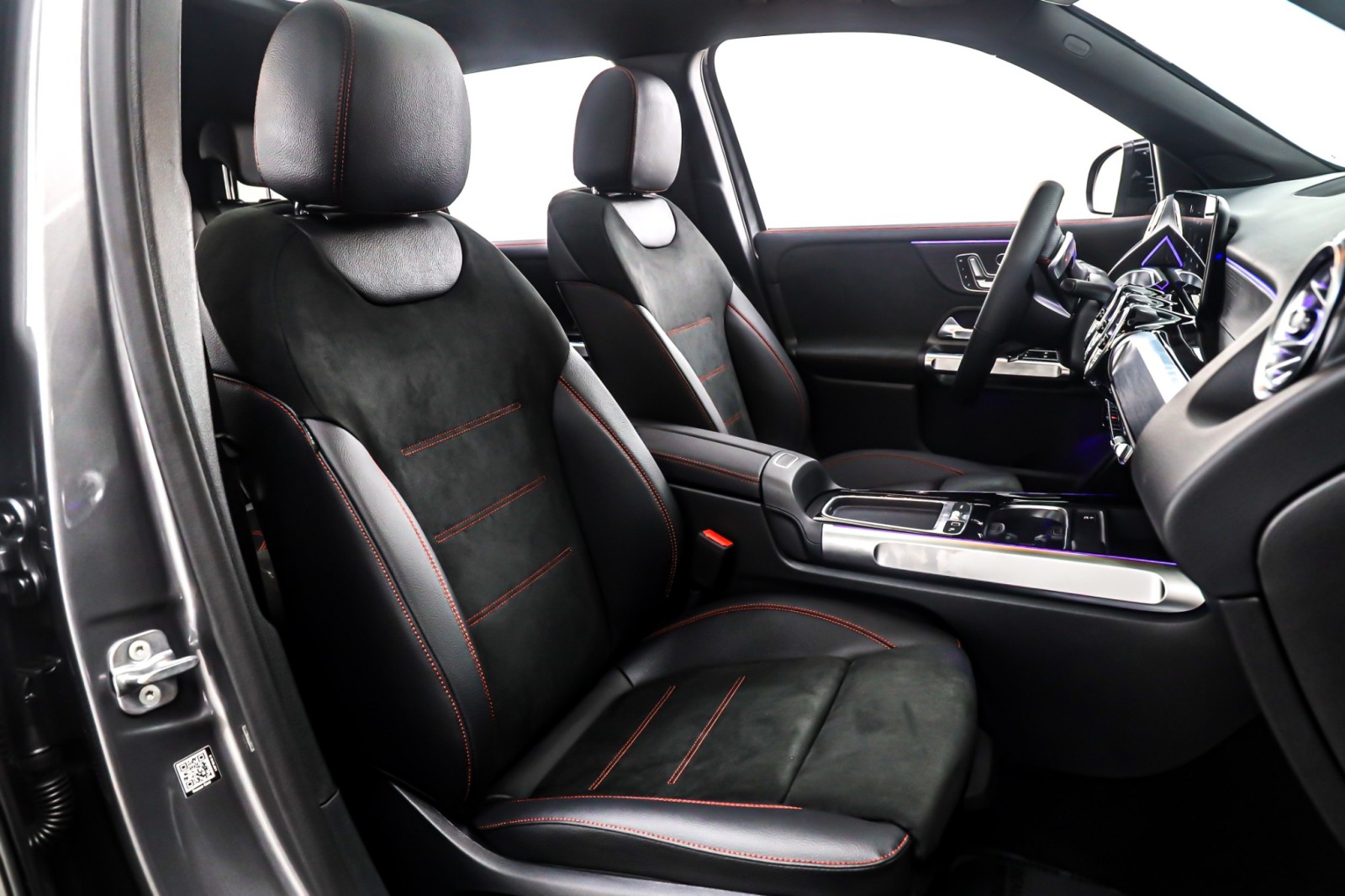 New 2026 Mountain Grey Metallic Mercedes-Benz GLB 250 image 7