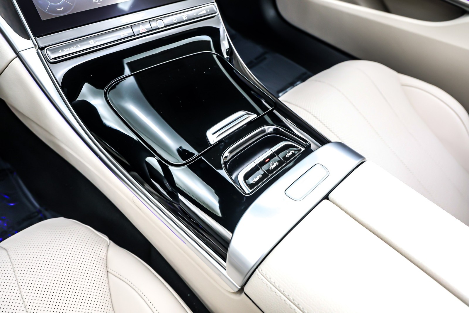 New 2026 Obsidian Black Metallic Mercedes-Benz CLE 450 image 7