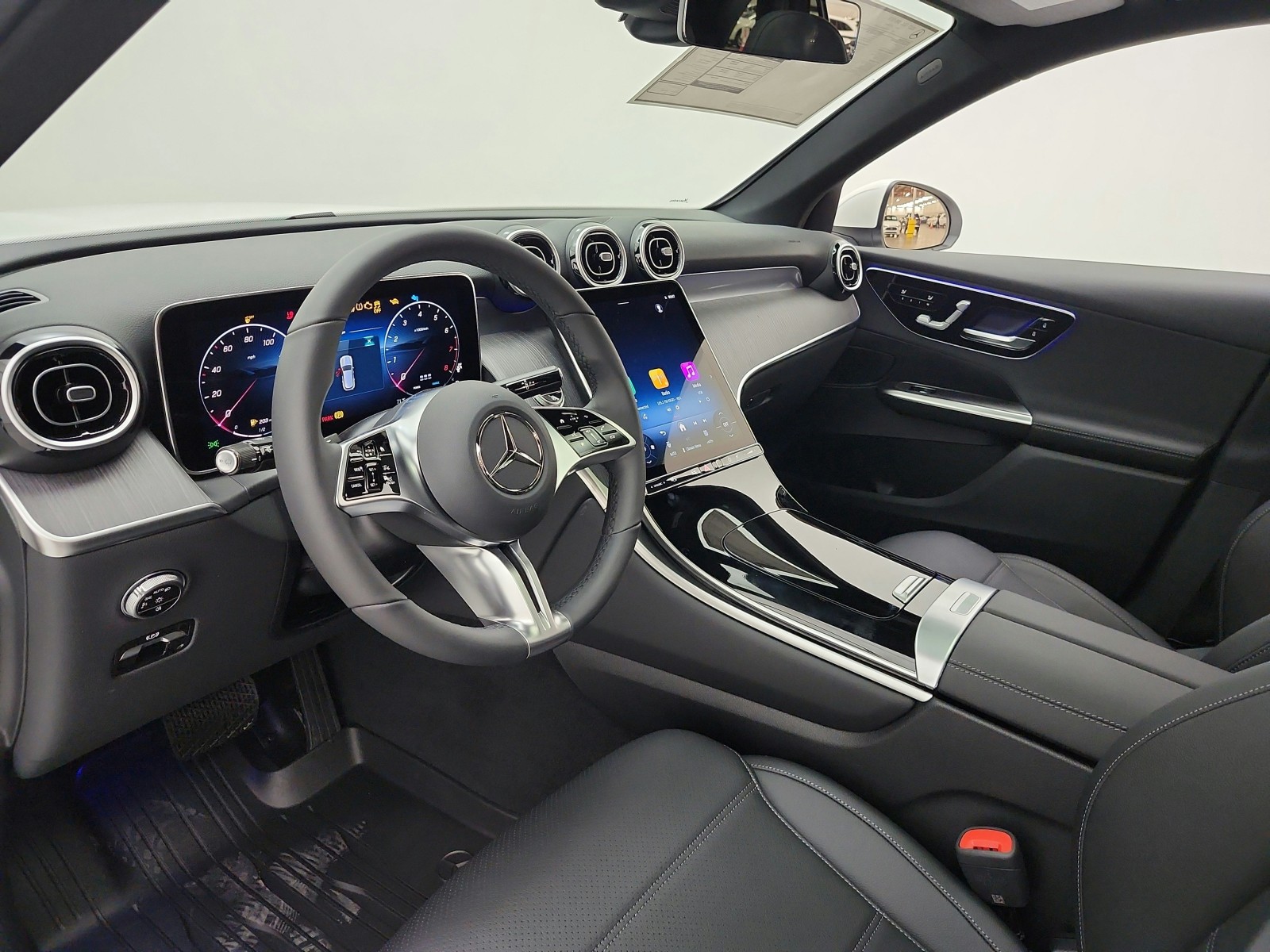 New 2027 Polar White Mercedes-Benz GLC 300 SUV image 10