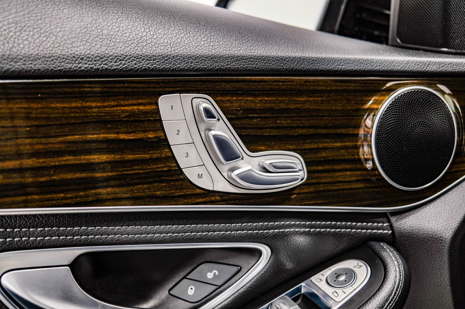 2015 Mercedes-Benz C300 SPORT BLIND SPOT ASSIST NAVIGATION LEATHER SEATS R 41