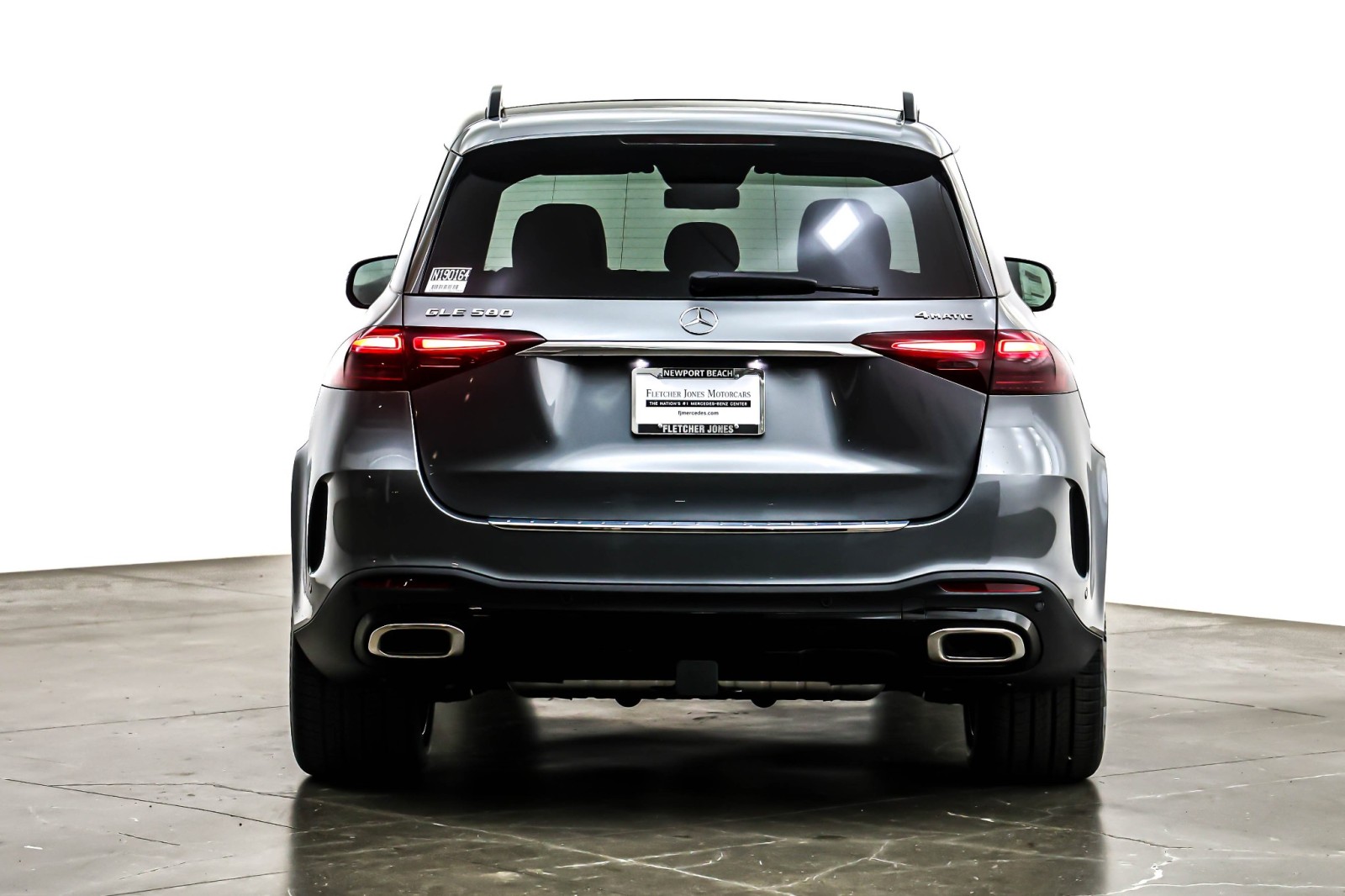 New 2026 Selenite Grey Metallic Mercedes-Benz GLE 580 image 3