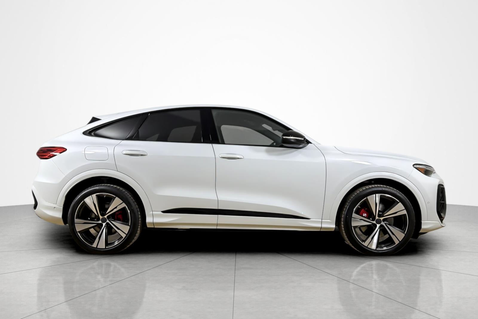 New 2026 Glacier White Metallic Audi Premium Plus 3.0 TFSI quattro image 7