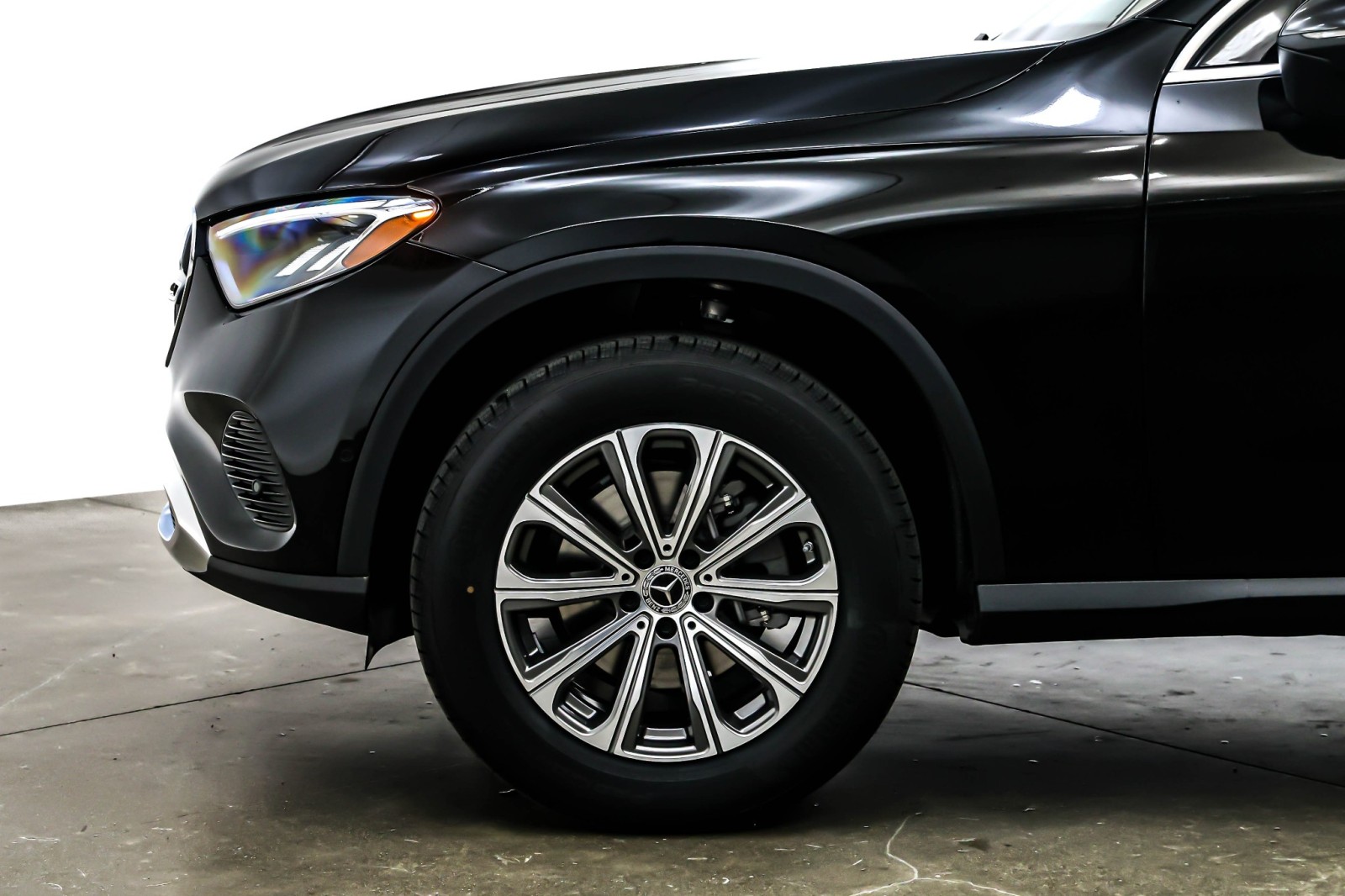 New 2026 Black Mercedes-Benz GLC 300 image 10