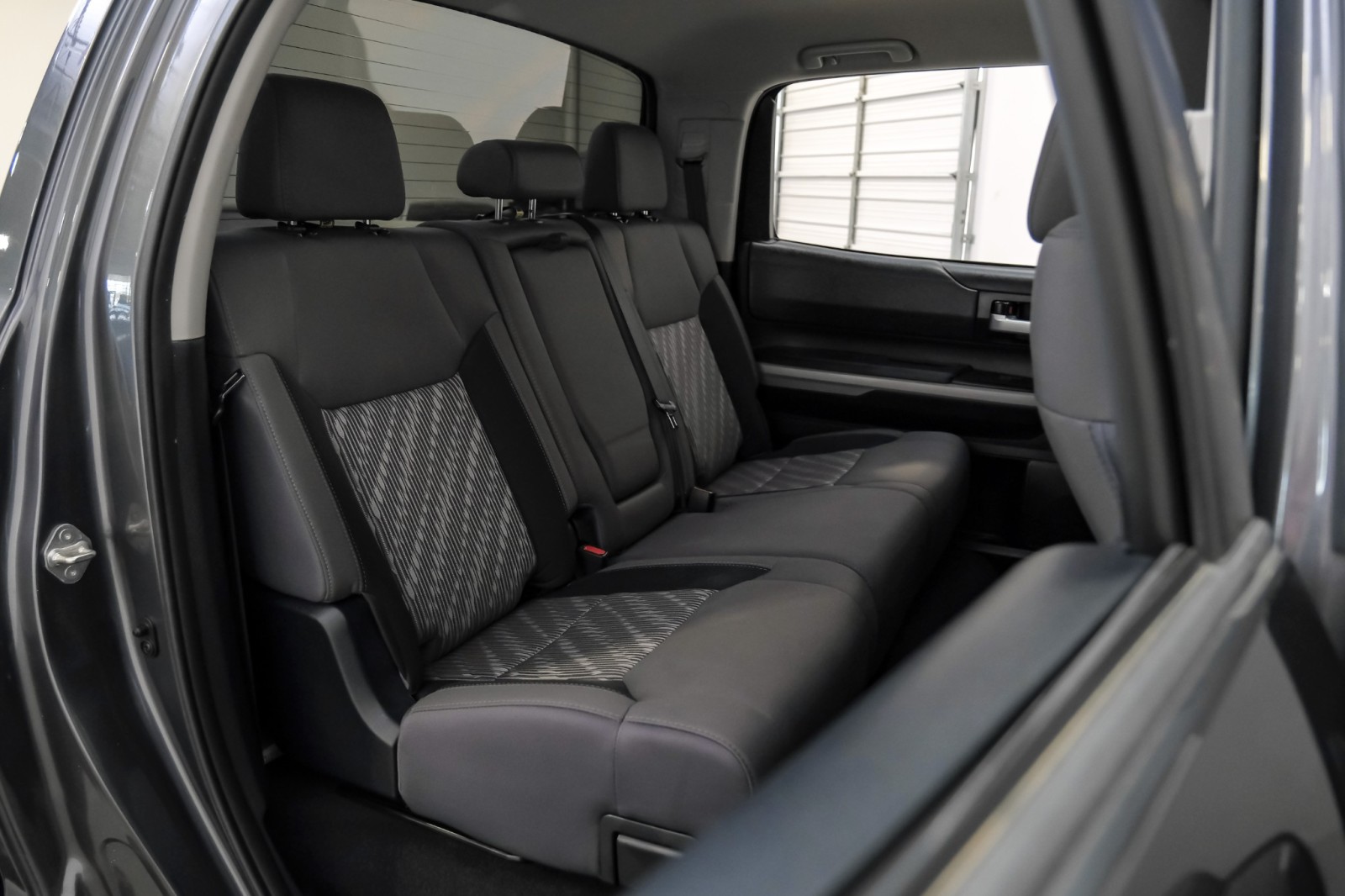 2018 Toyota Tundra 4WD CrewMax SR5 Lifted CustomWheels TowPkg RemoteStart 40