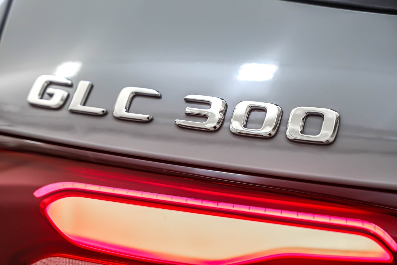 New 2026 MANUFAKTUR Alpine Grey Mercedes-Benz GLC 300 image 9