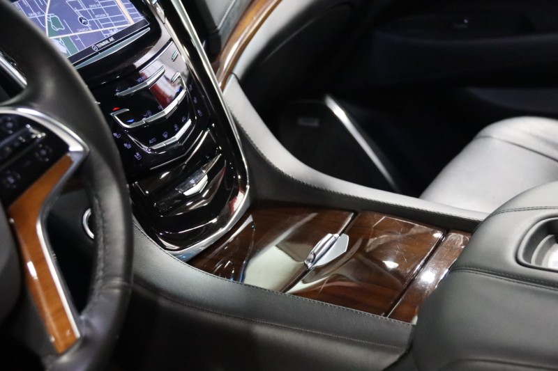 2016 Cadillac Escalade ESV Luxury Collection 4WD 4dr Suv in , 