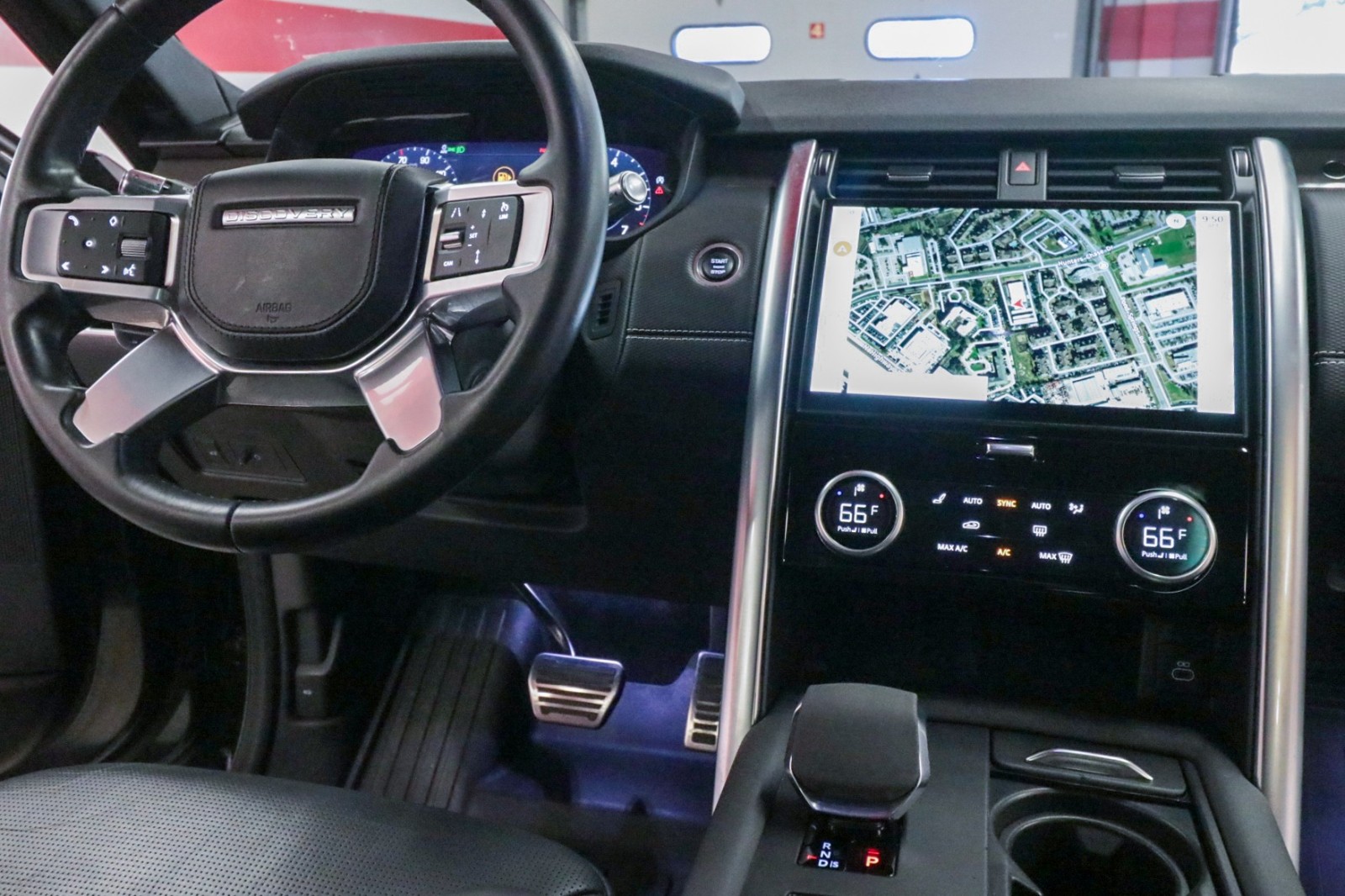 Used Car 2022 Land Rover Discovery  Hse R-dynamic For Sale Under $40,000 In Austin, Texas