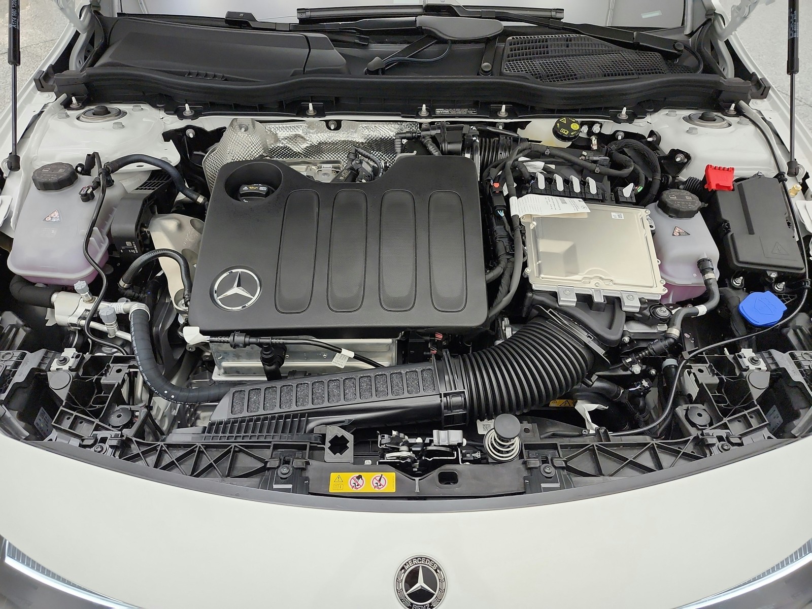 New 2027 Polar White Mercedes-Benz CLA 220 Hybrid FWD image 12
