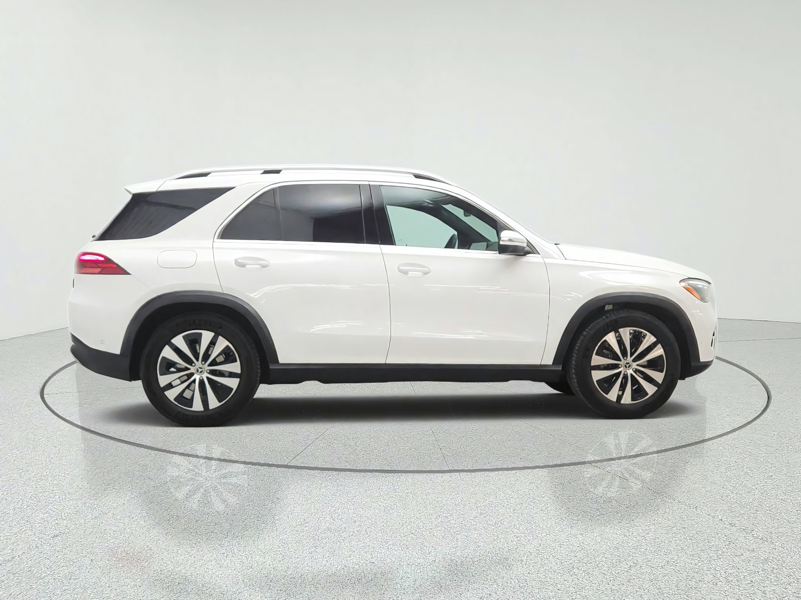 New 2026 Polar White Mercedes-Benz GLE 350 SUV image 4