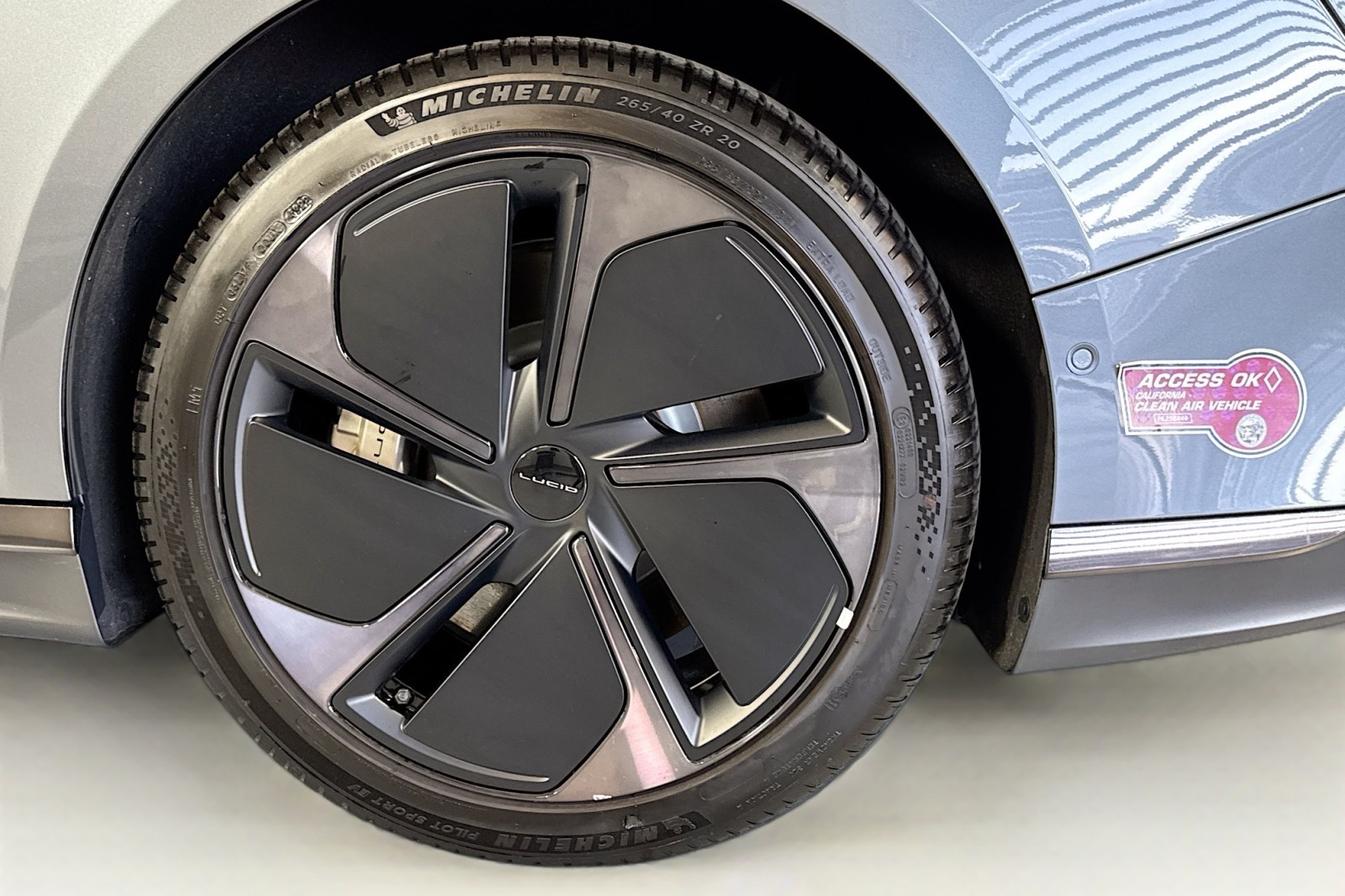 Used 2024 Quantum Grey Metallic Lucid Touring image 30