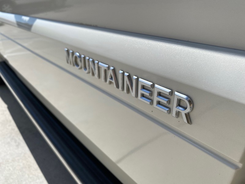 2007 Mercury Mountaineer SUV Premier 1 OWNER in ,