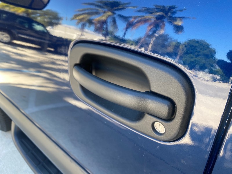 2003 Chevrolet Suburban LT 1 OWNER NO ACCIDENTS in ,