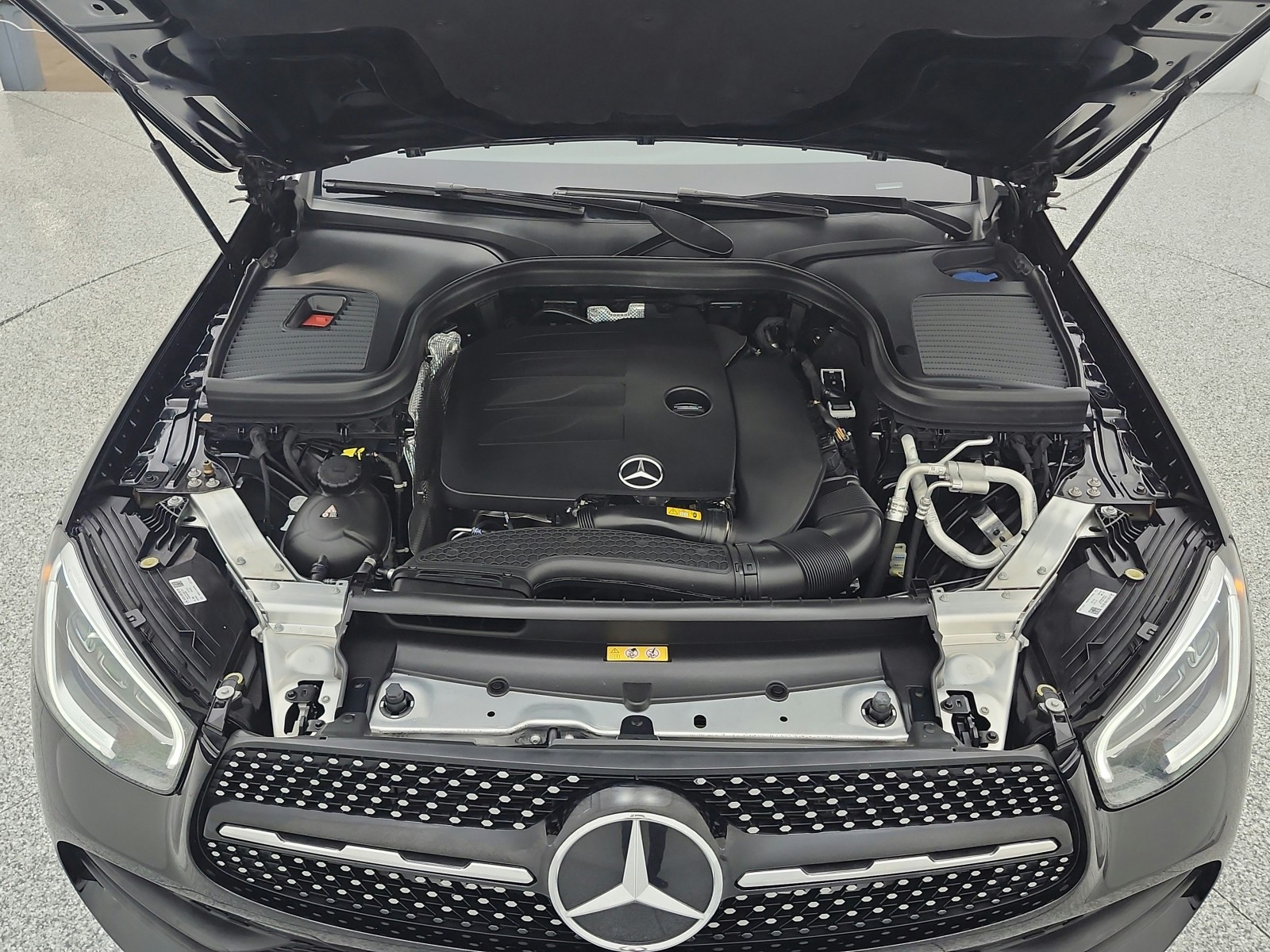 Used 2022 Black Mercedes-Benz GLC 300 SUV image 31