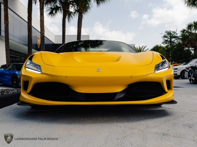 Ferrari F8 Spider