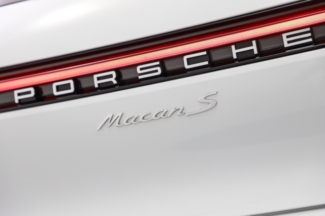 2021 Porsche Macan S 13