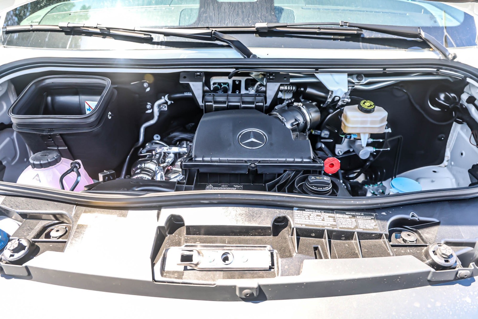 New 2026 Arctic White Mercedes-Benz 4-Cyl Diesel image 6