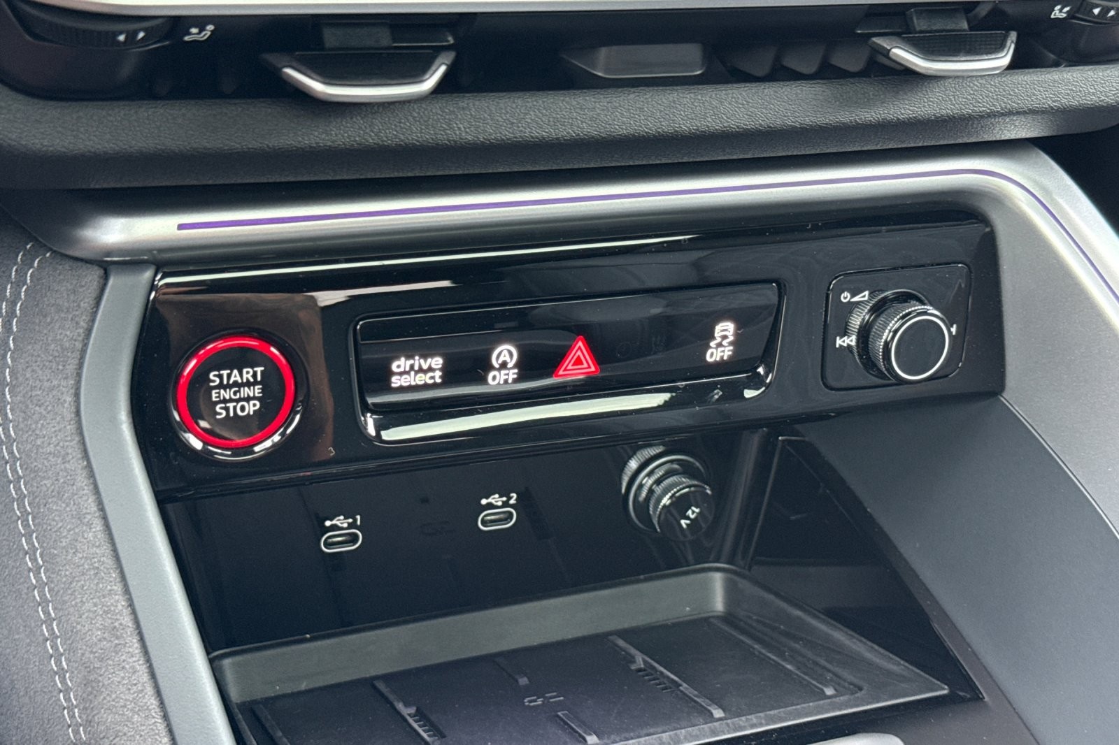 Used 2025 Mythos Black Metallic Audi Premium Plus 3.0 TFSI quattro image 19