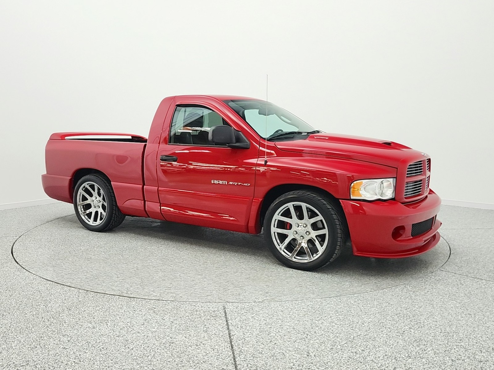 Used 2004 Flame Red Dodge 2dr Reg Cab 120.5 WB SRT-10 image 3