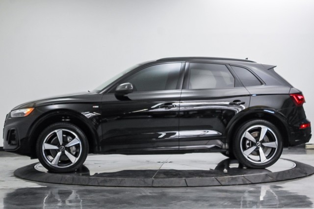 2022 Audi Q5 S line Premium Plus 2