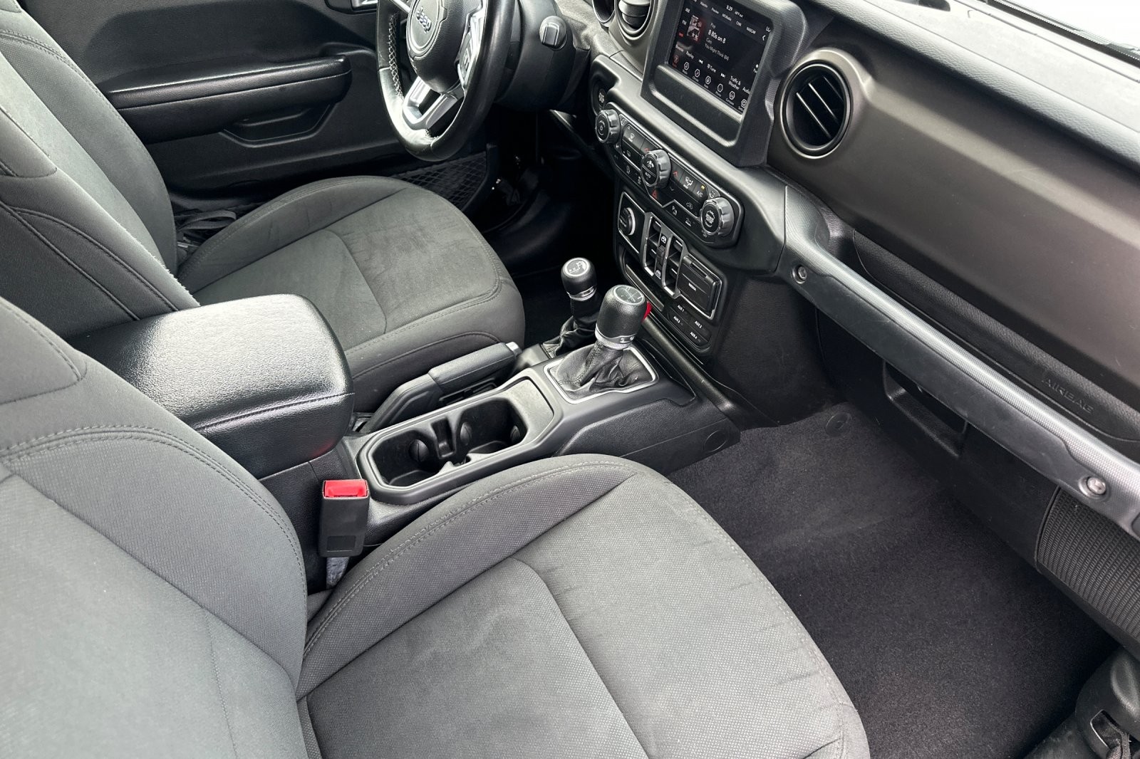 Used 2020 BLACK Jeep Sport S image 14