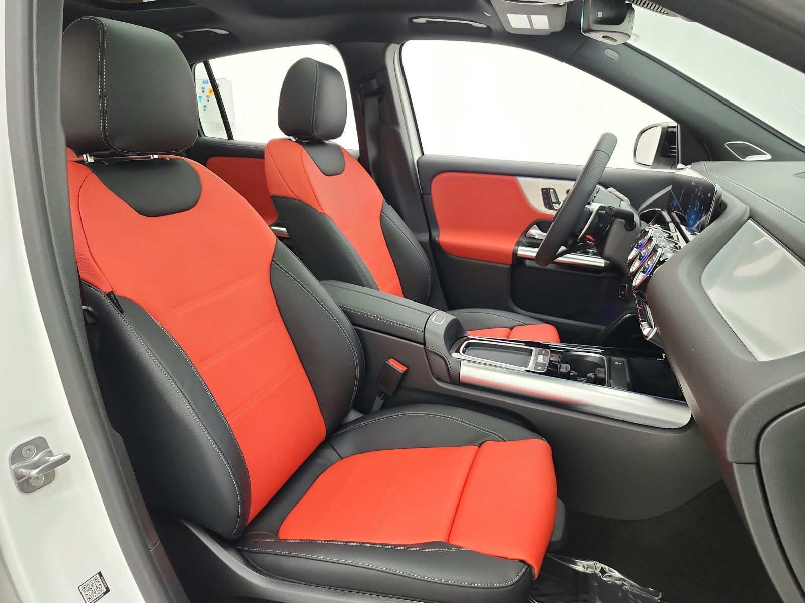 New 2026 Polar White Mercedes-Benz AMG® GLA 35 4MATIC SUV image 14