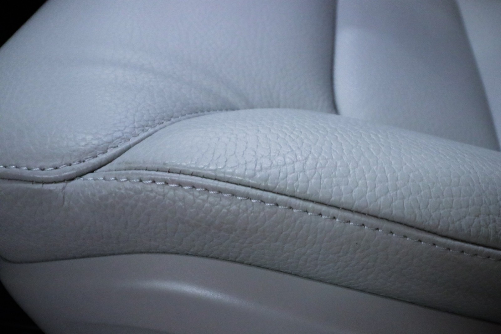 Used Car 2023 Volvo Xc60  Plus Bright Theme For Sale Under $40,000 In Austin, Texas