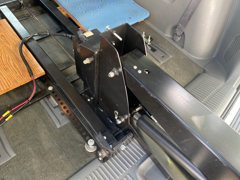 2006 Dodge Caravan SXT LOW MILES 28,367 1 OWNER HANDICAP LIFT in , 