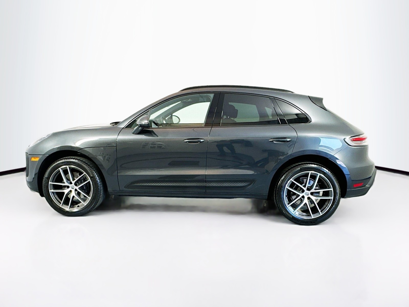 2024 Porsche Macan  8