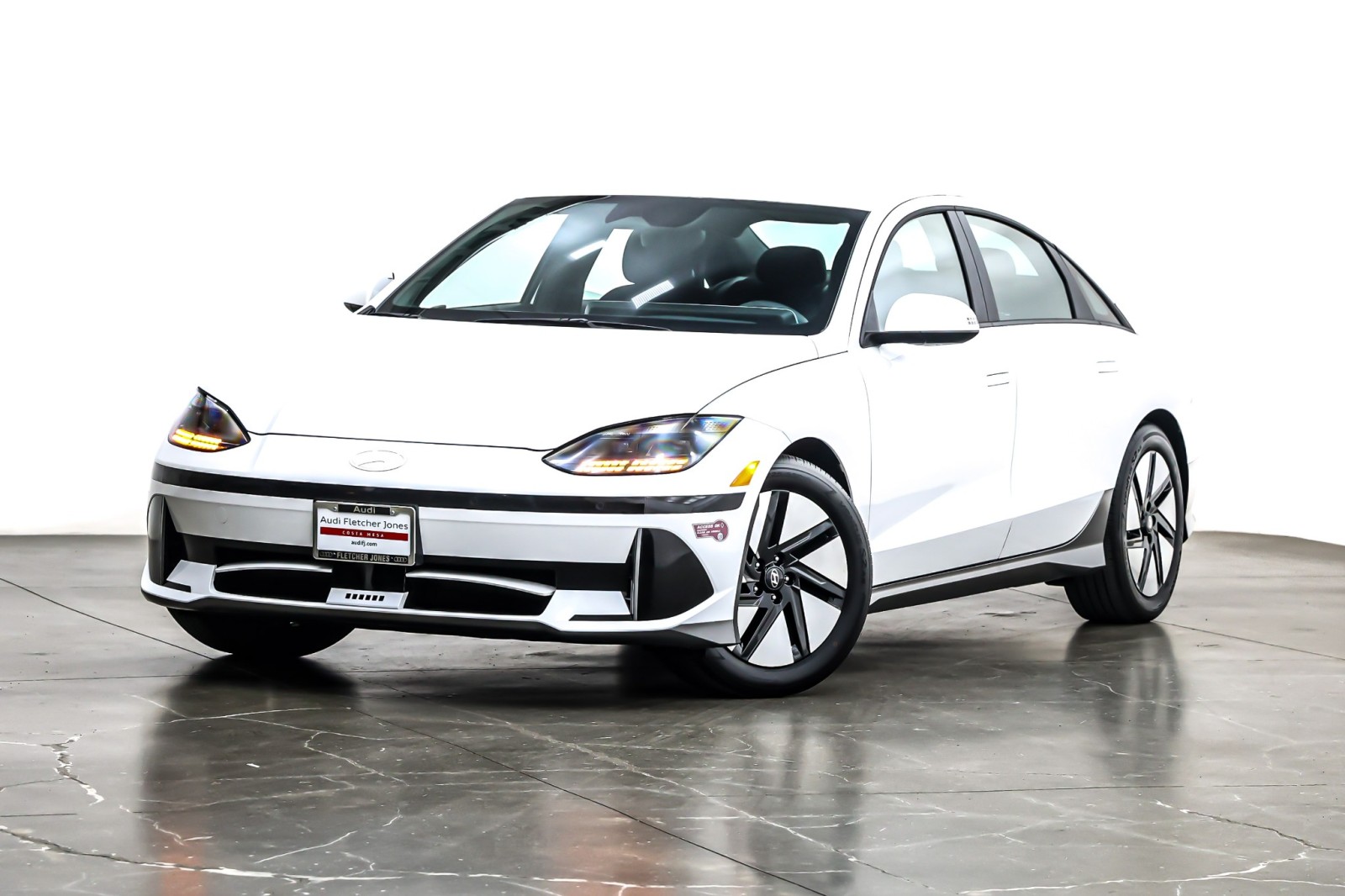 2025 Hyundai IONIQ 6 SE Standard Range RWD