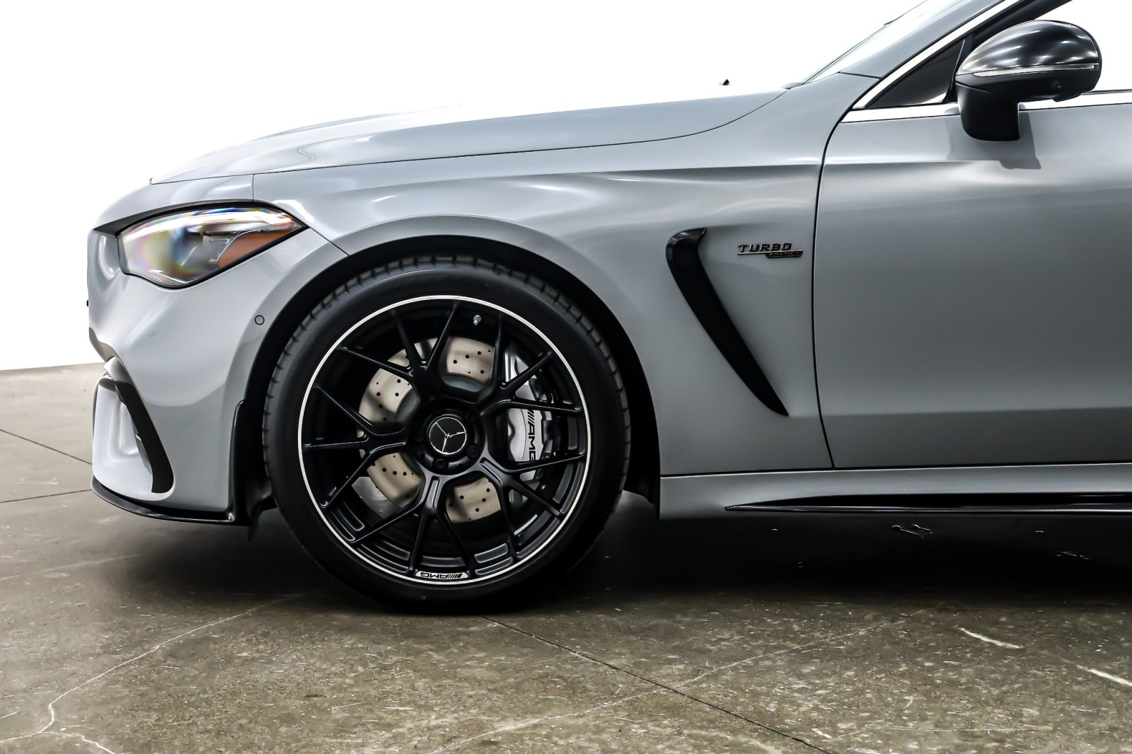 New 2026 MANUFAKTUR Alpine Grey Metallic Mercedes-Benz AMG® CLE 53 image 11