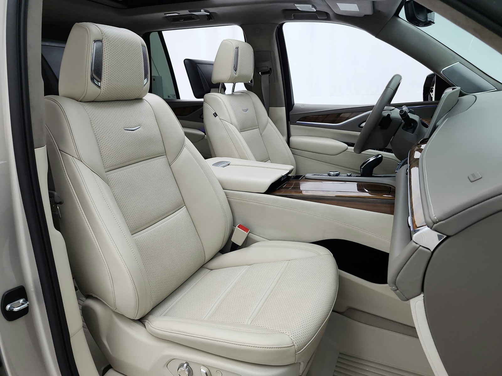 Used 2024 Sandstone Metallic Cadillac 4WD Sport Platinum image 20