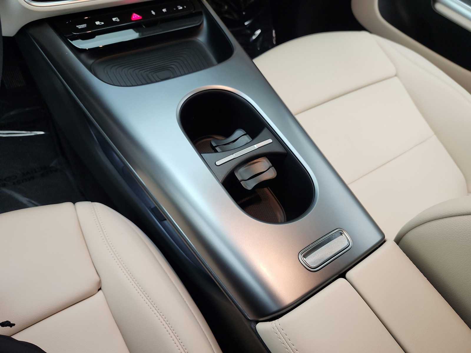 New 2027 Polar White Mercedes-Benz CLA 220 Hybrid FWD image 10