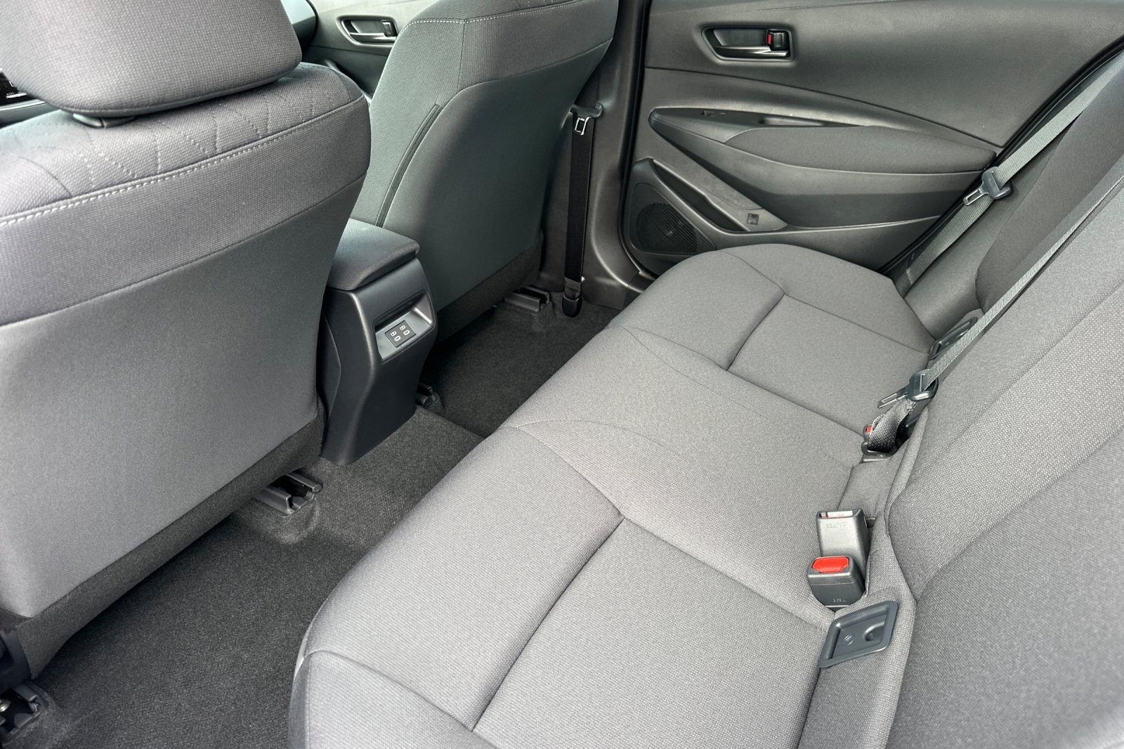2026 Toyota Corolla LE photo 11