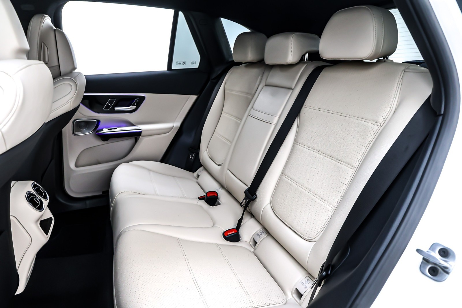 New 2026 Polar White Mercedes-Benz GLC 300 image 8