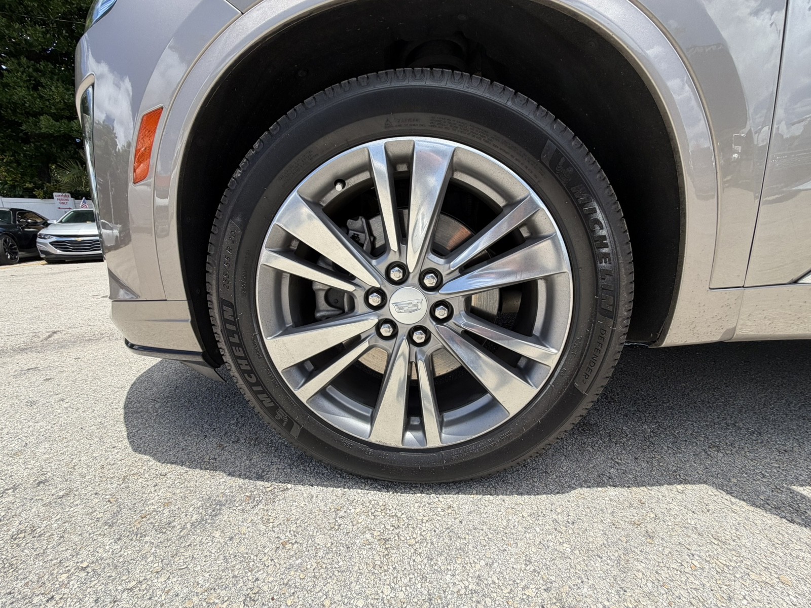 2022 Cadillac XT6 - $25,988