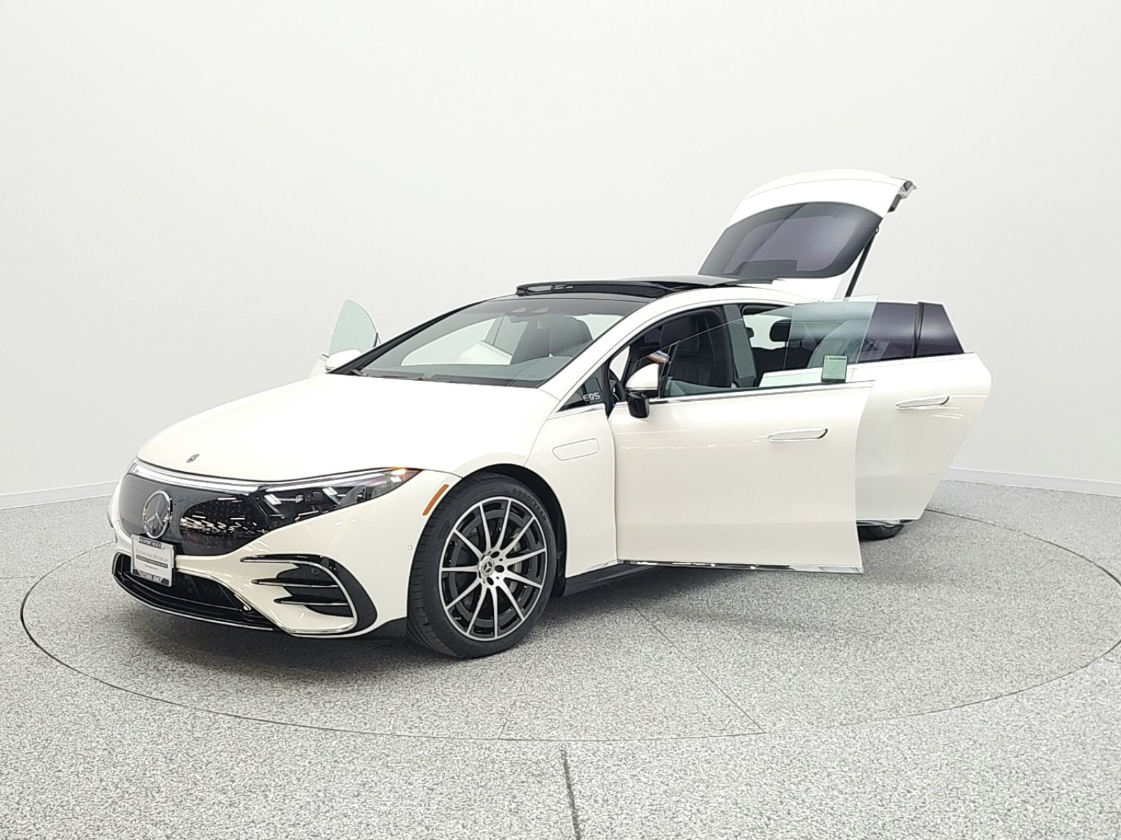 Certified Used 2023 MANUFAKTUR Diamond White Mercedes-Benz EQS 580 4MATIC® Sedan image 9