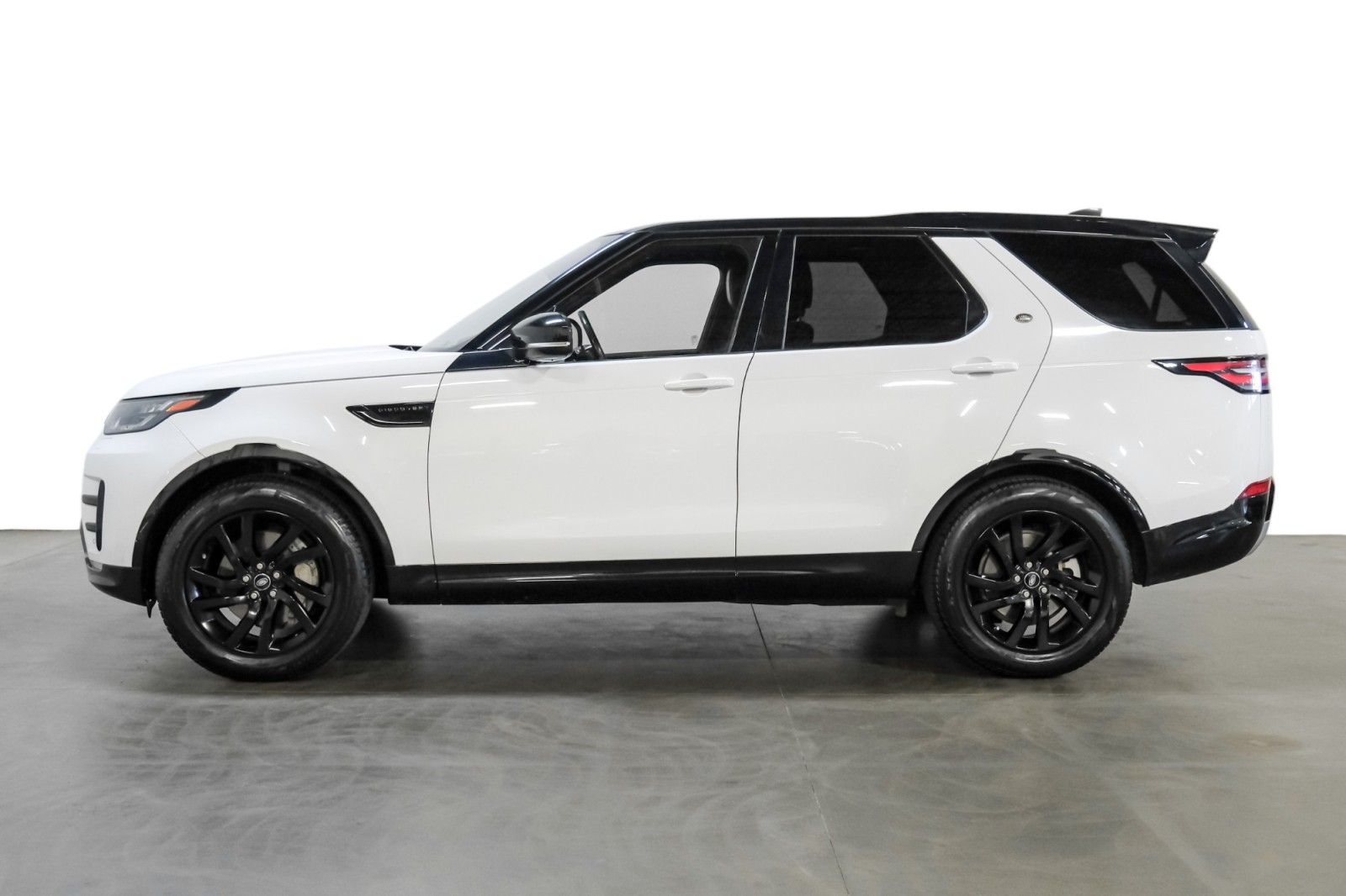 2020 Land Rover Discovery Landmark Edition V6 Supercharged 3rdRowSeat 9