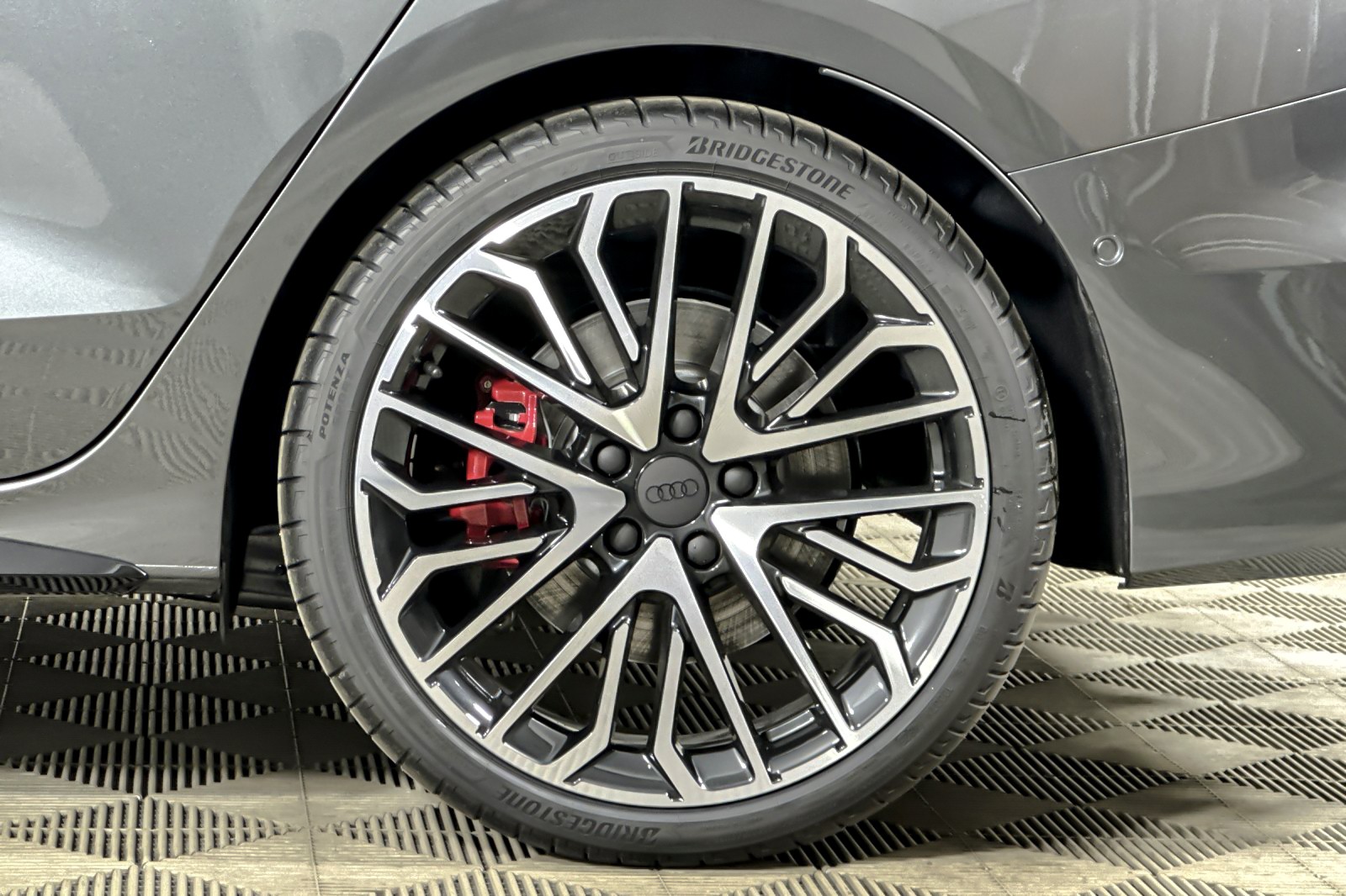 New 2026 Daytona Gray Pearl Effect Audi quattro image 23